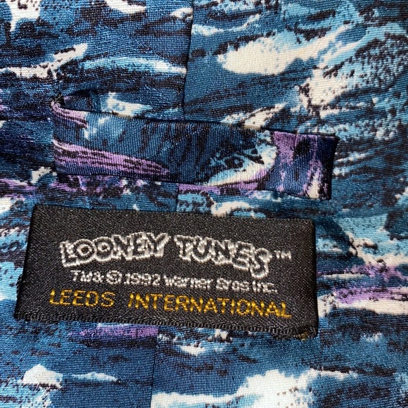 Vintage Looney Tunes Silk Tie - Picture 4 of 4